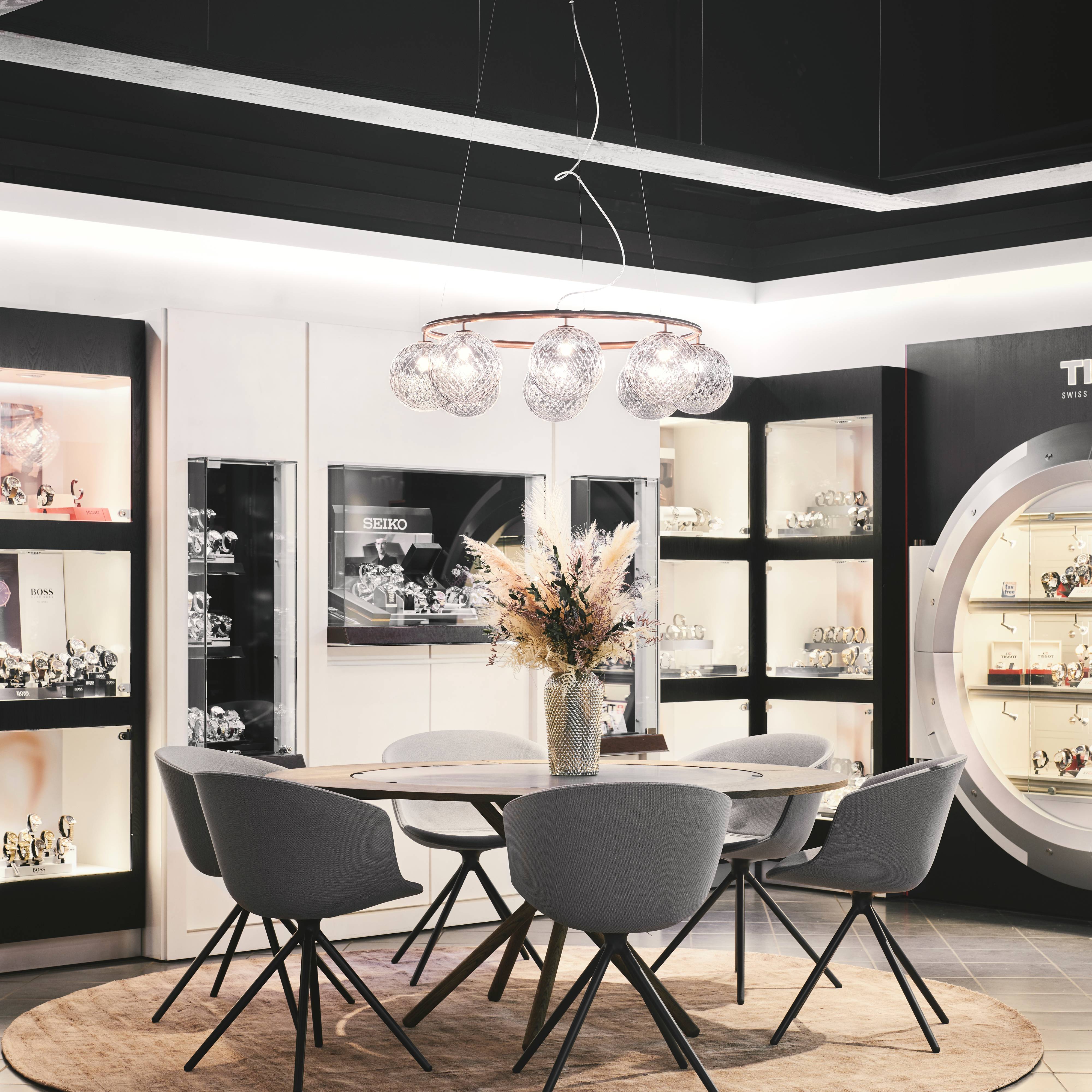 Miira 8 Circular Chandelier