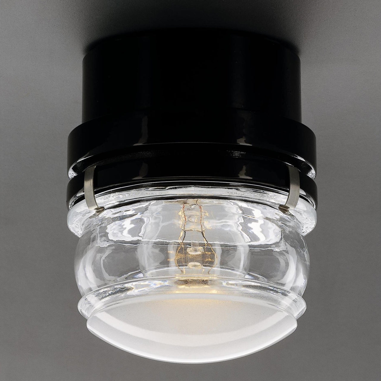 Fresnel Wall Lamp: Outdoor