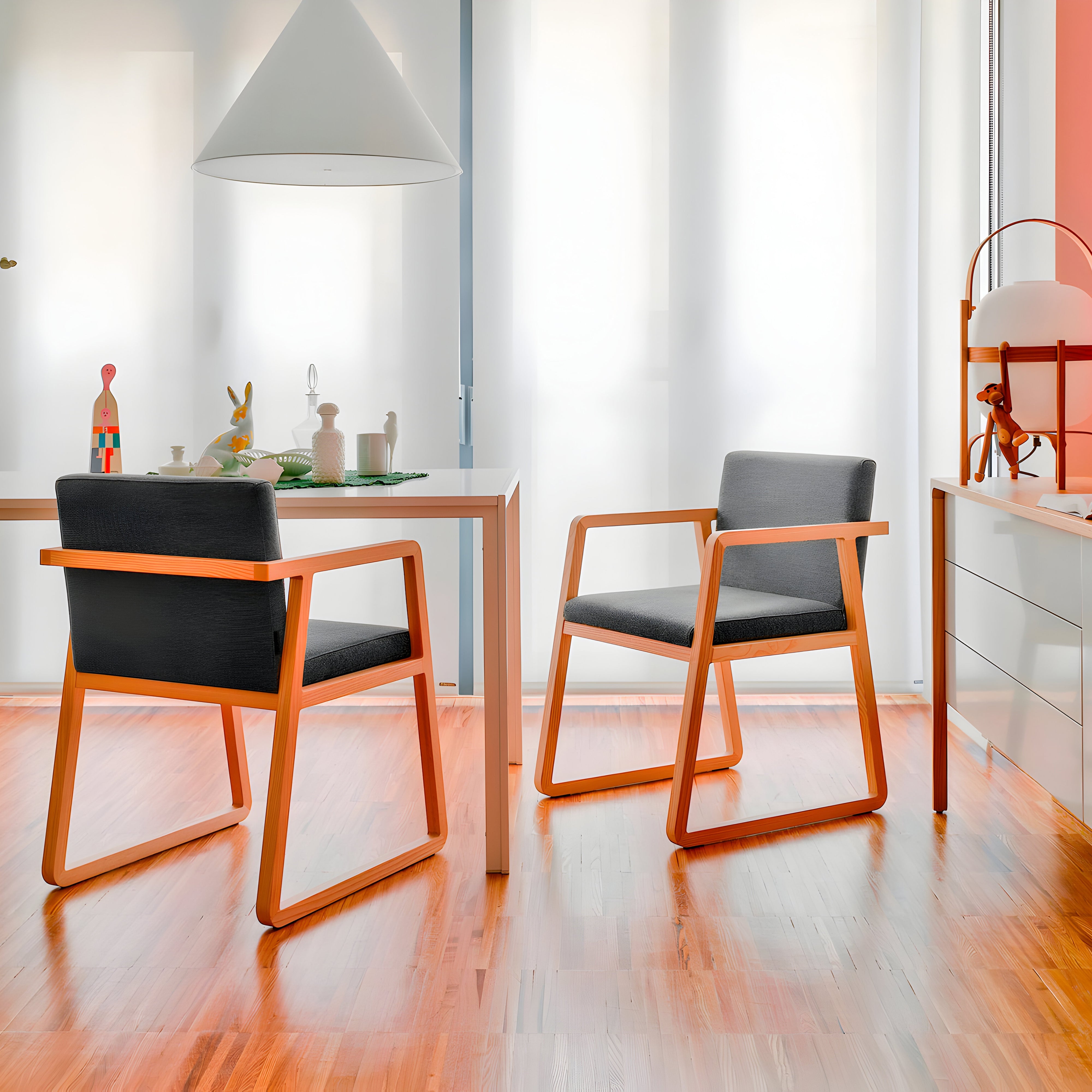 Midori Chair with Arm: Small
