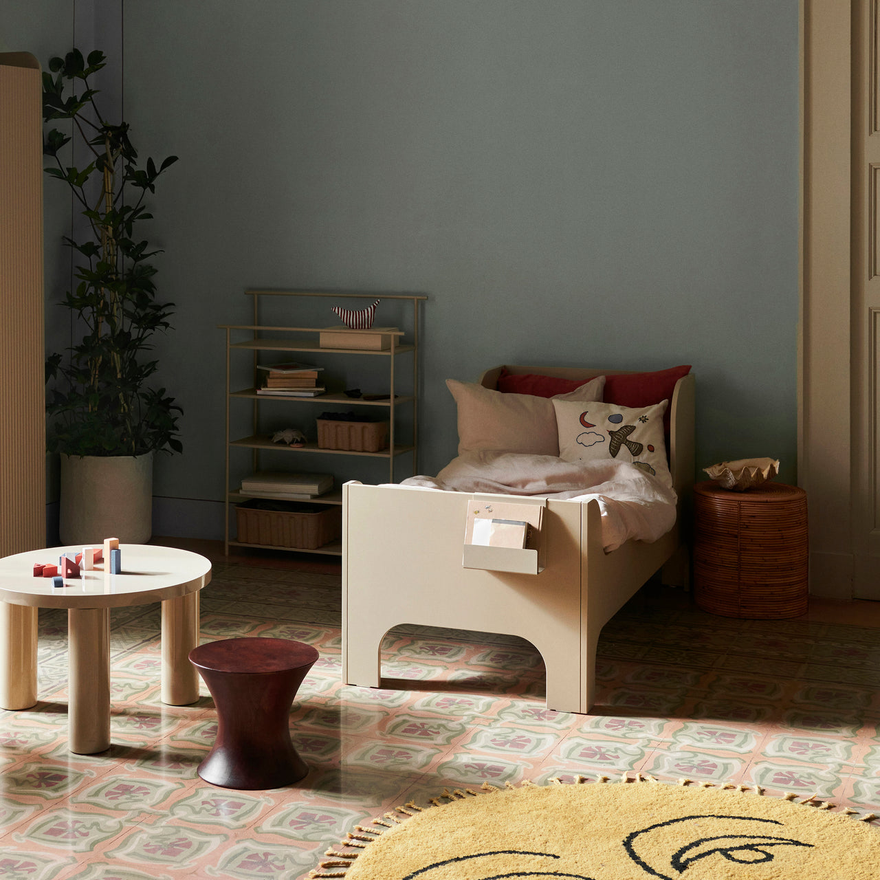 Sill Junior Bed