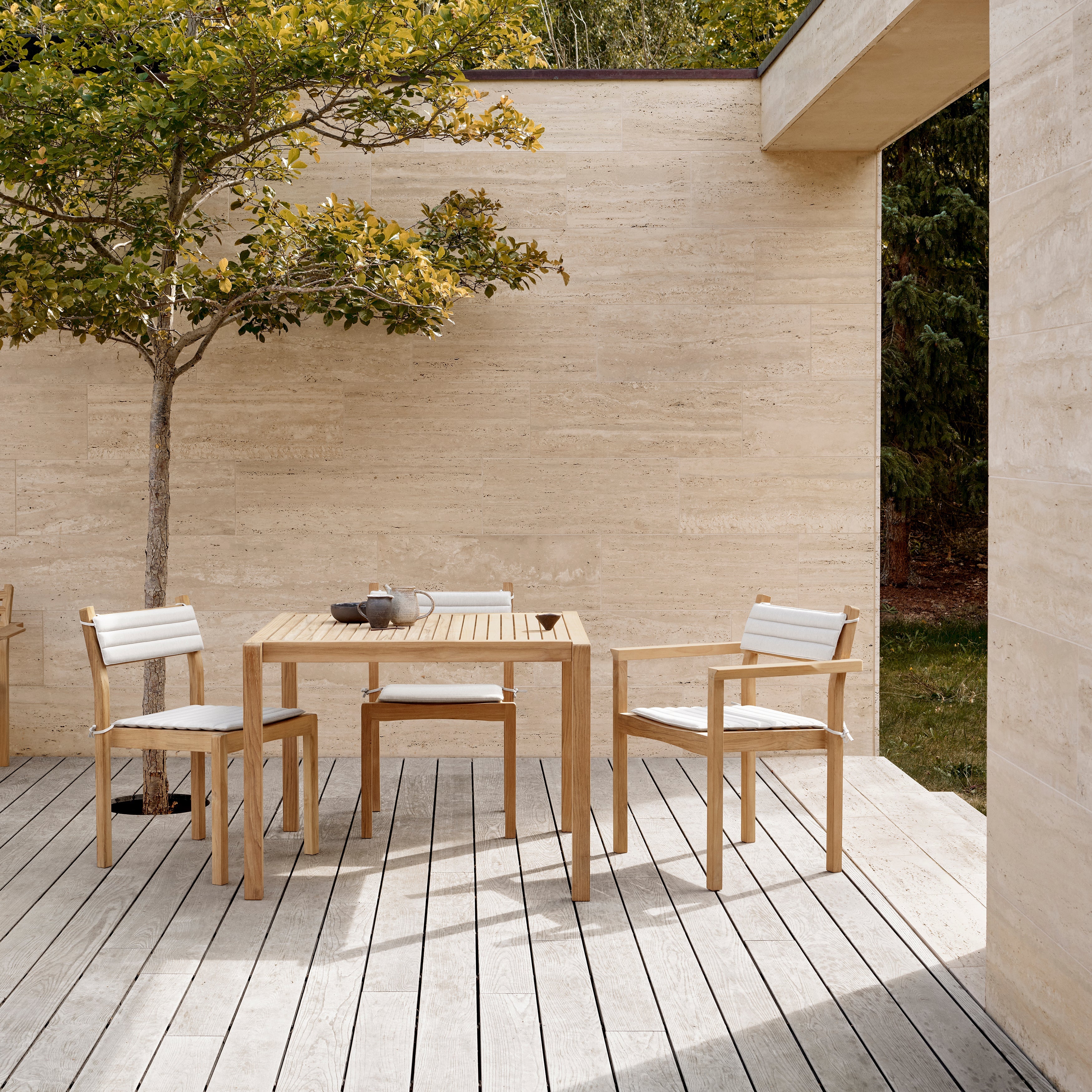 AH502 Outdoor Dining Chair with Armrest: Stacking