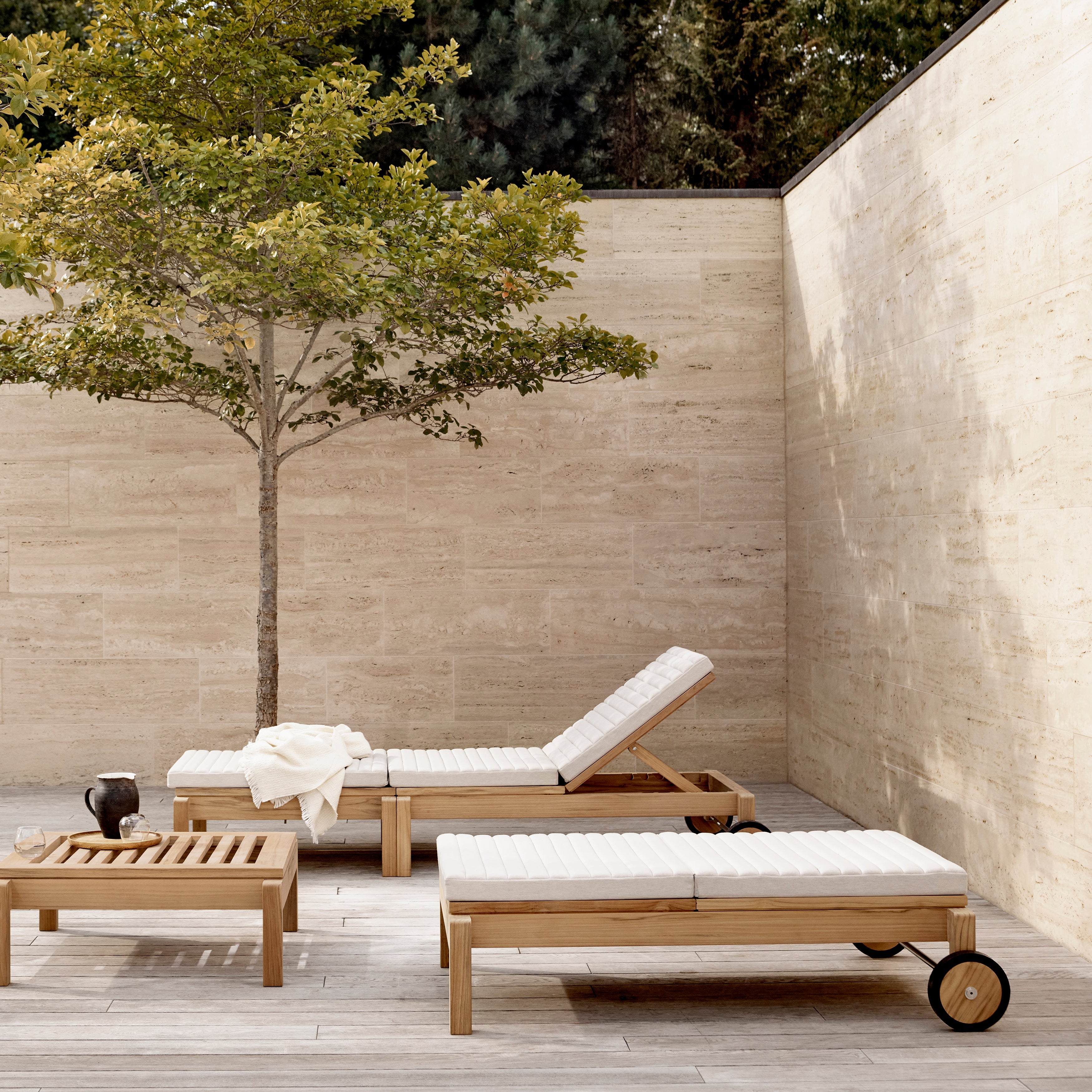 AH604 Outdoor Lounger