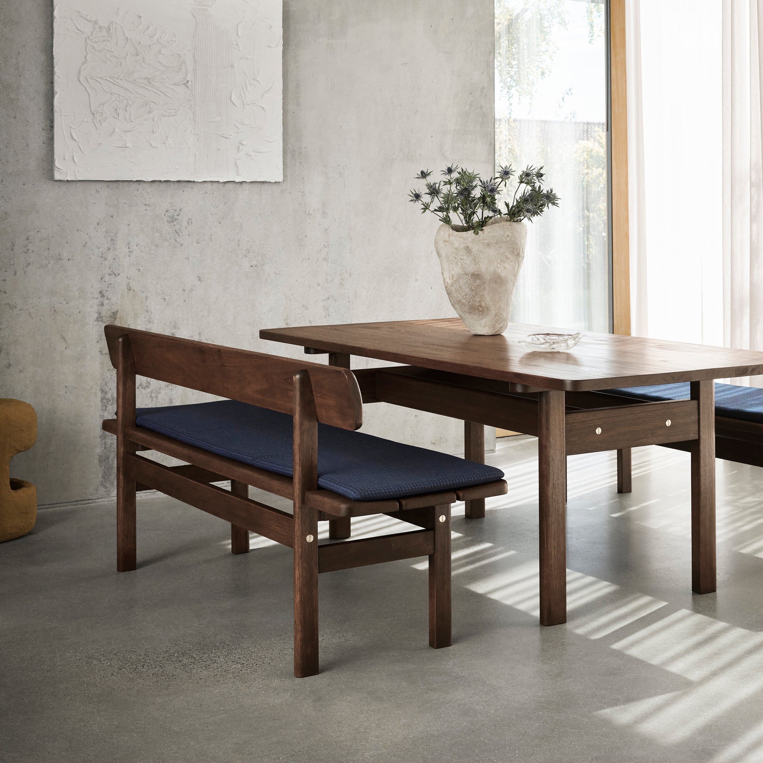 BM0698 Asserbo Dining Table