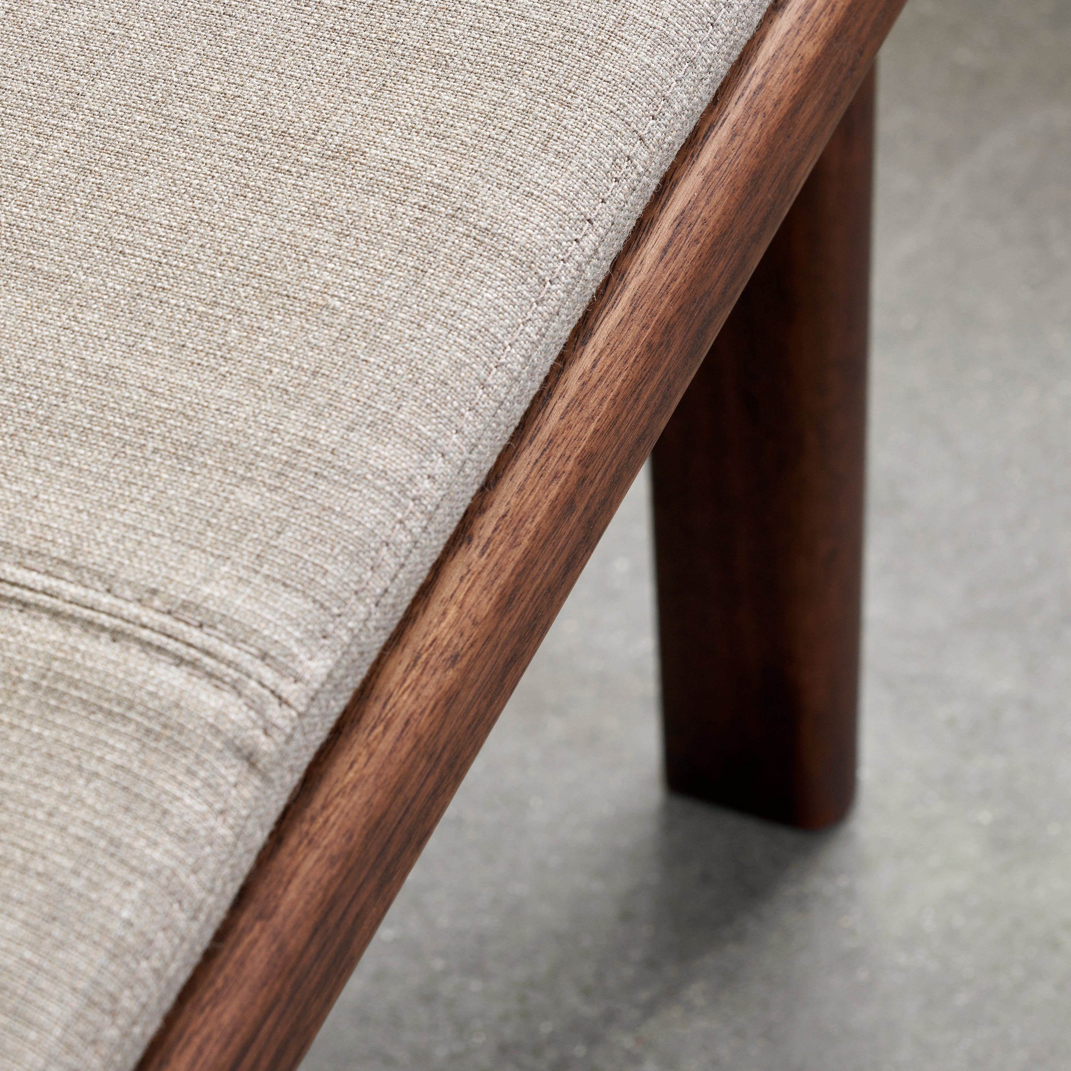 BM0700 Asserbo Bench with Cushion