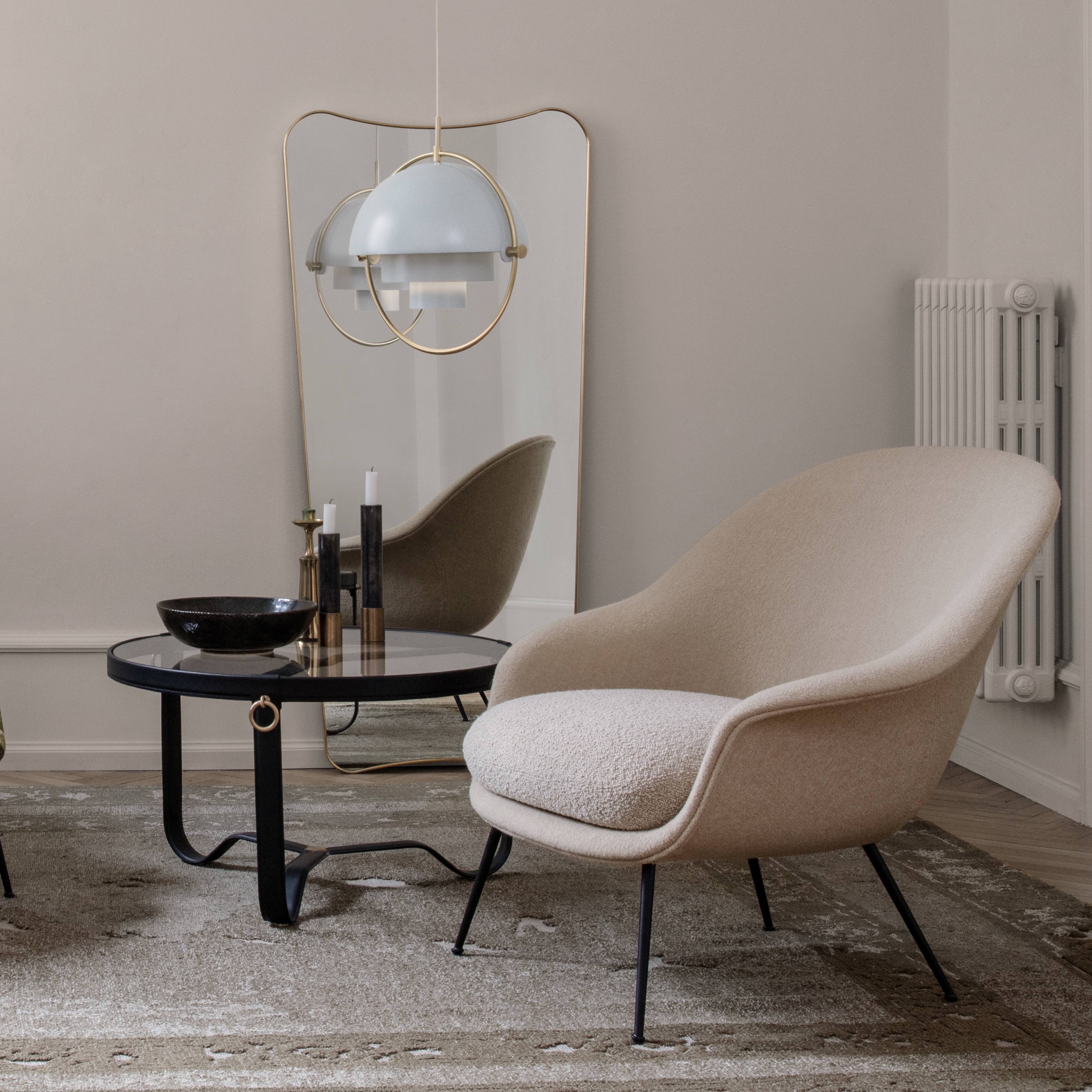 Bat Lounge Chair Low Back: Conic Base