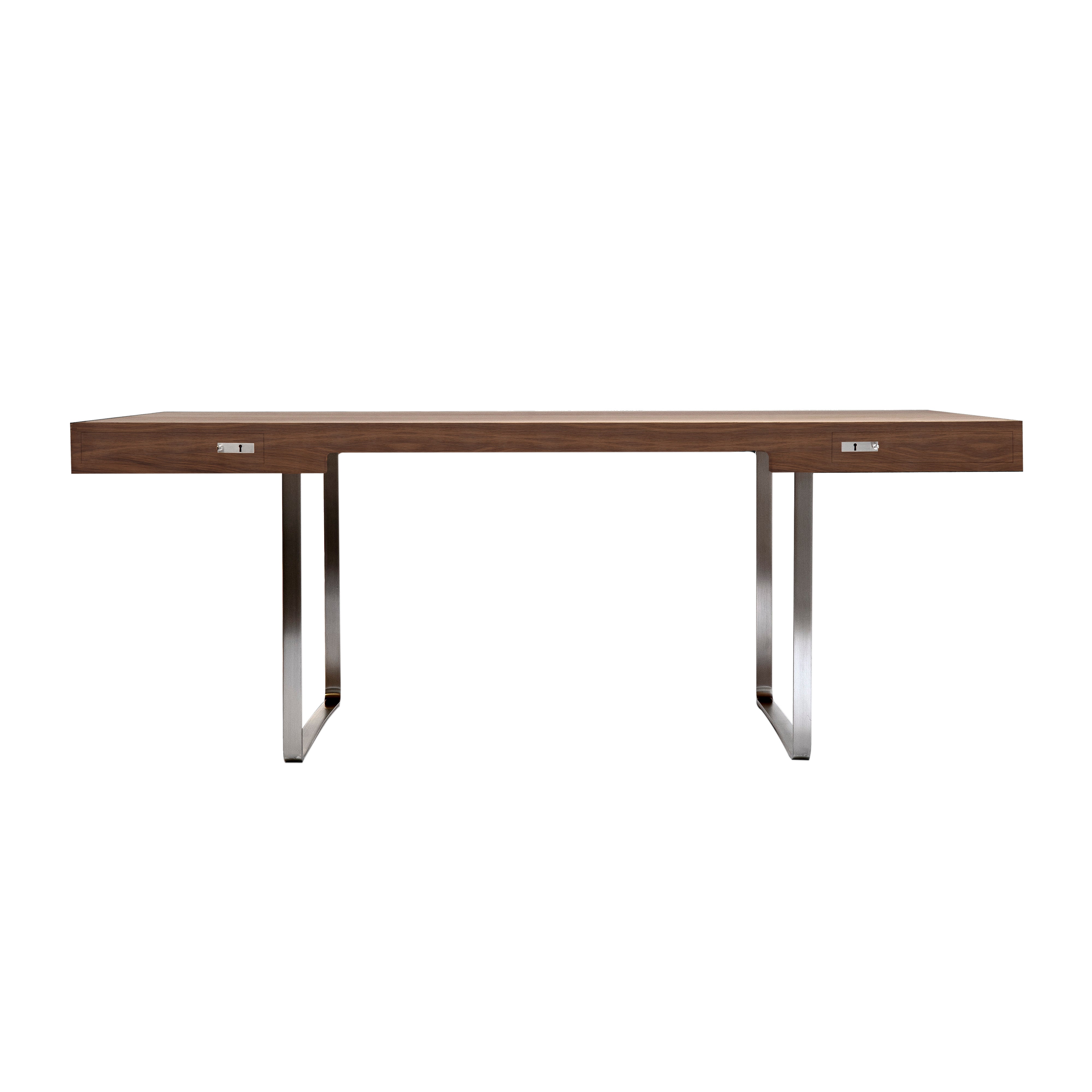 CH110 Desk: Oiled Walnut