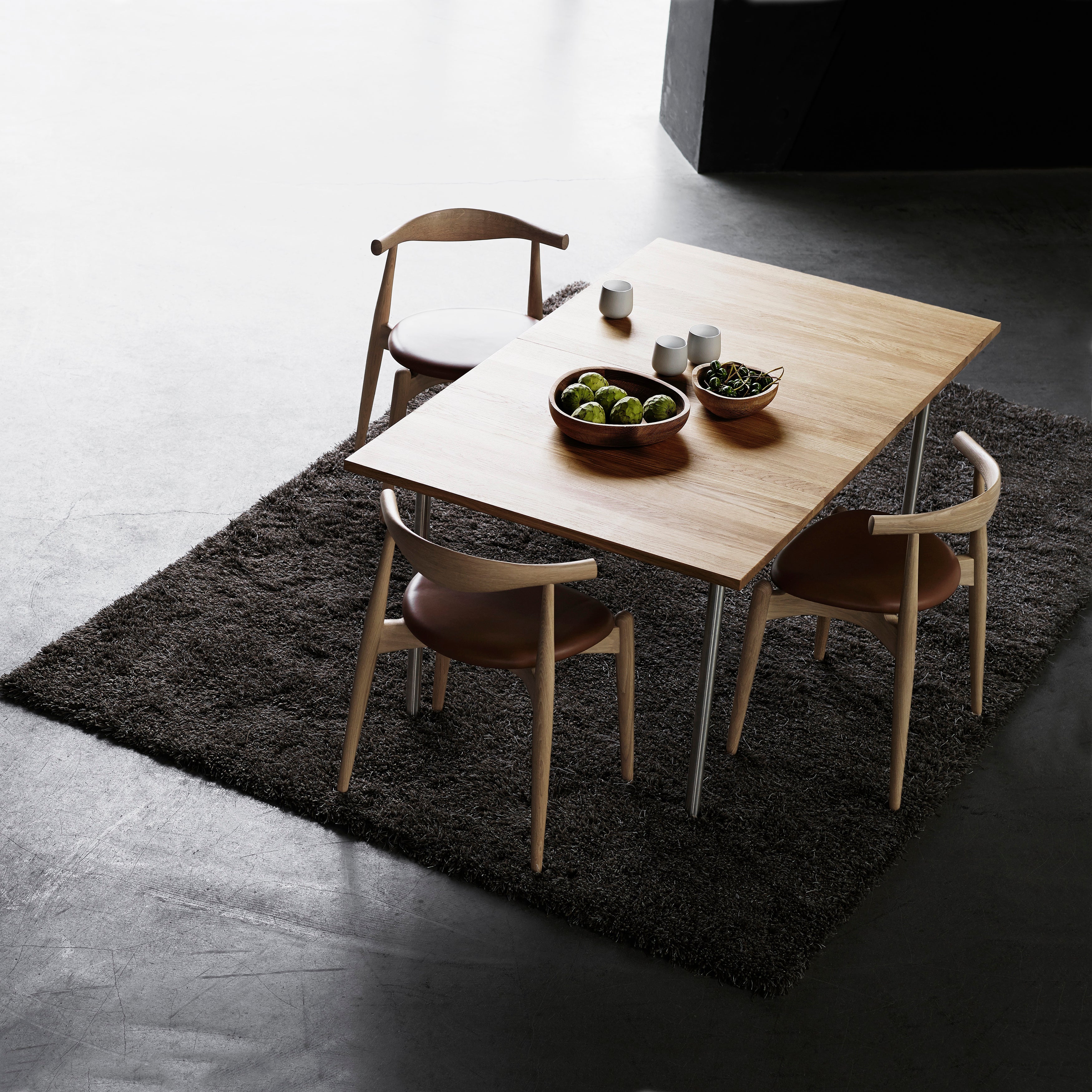 CH20 Elbow Chair: Oak