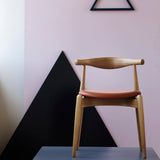 CH20 Elbow Chair: Oak