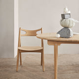CH29P Sawbuck Chair: Oak