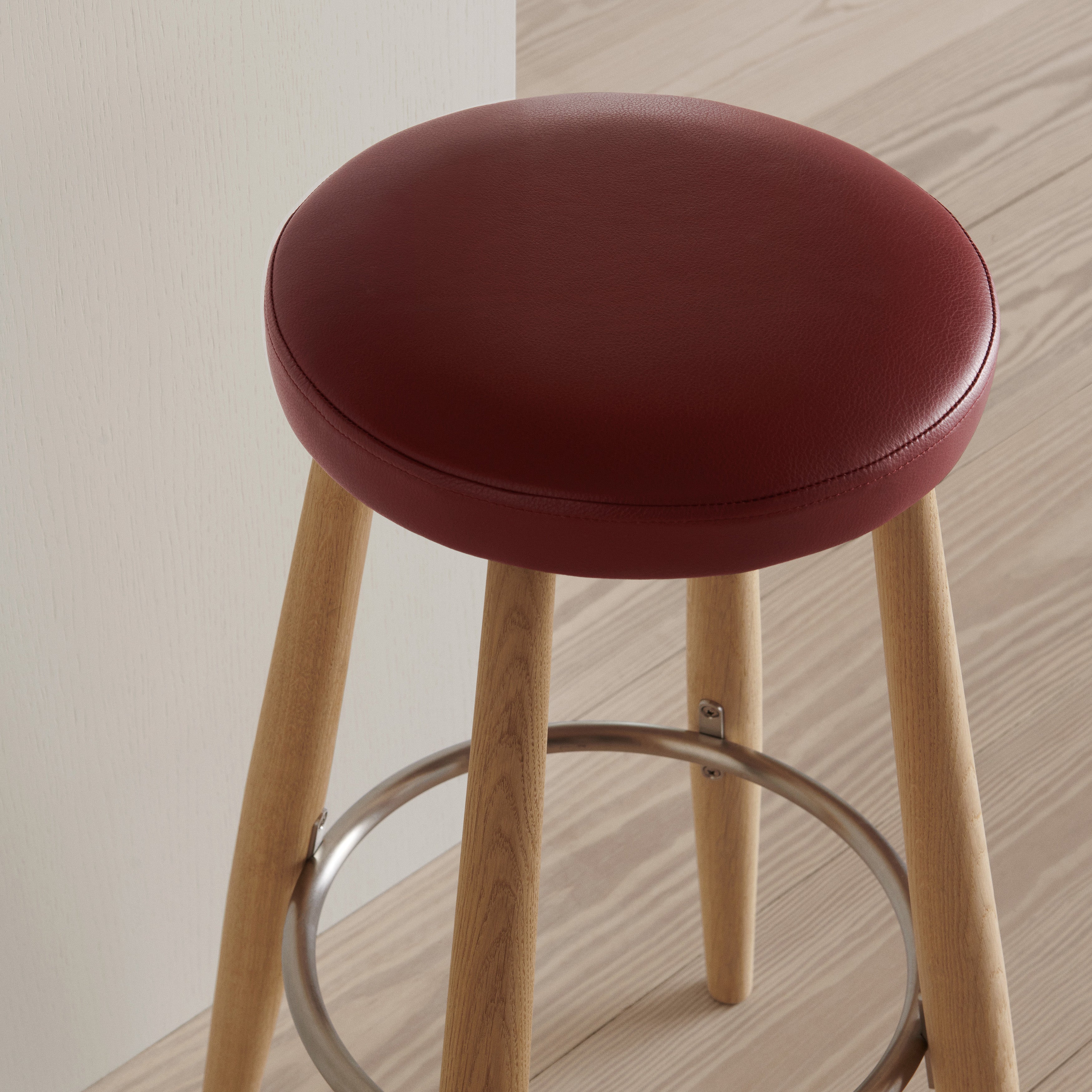 CH56 Bar + CH58 Counter Stool