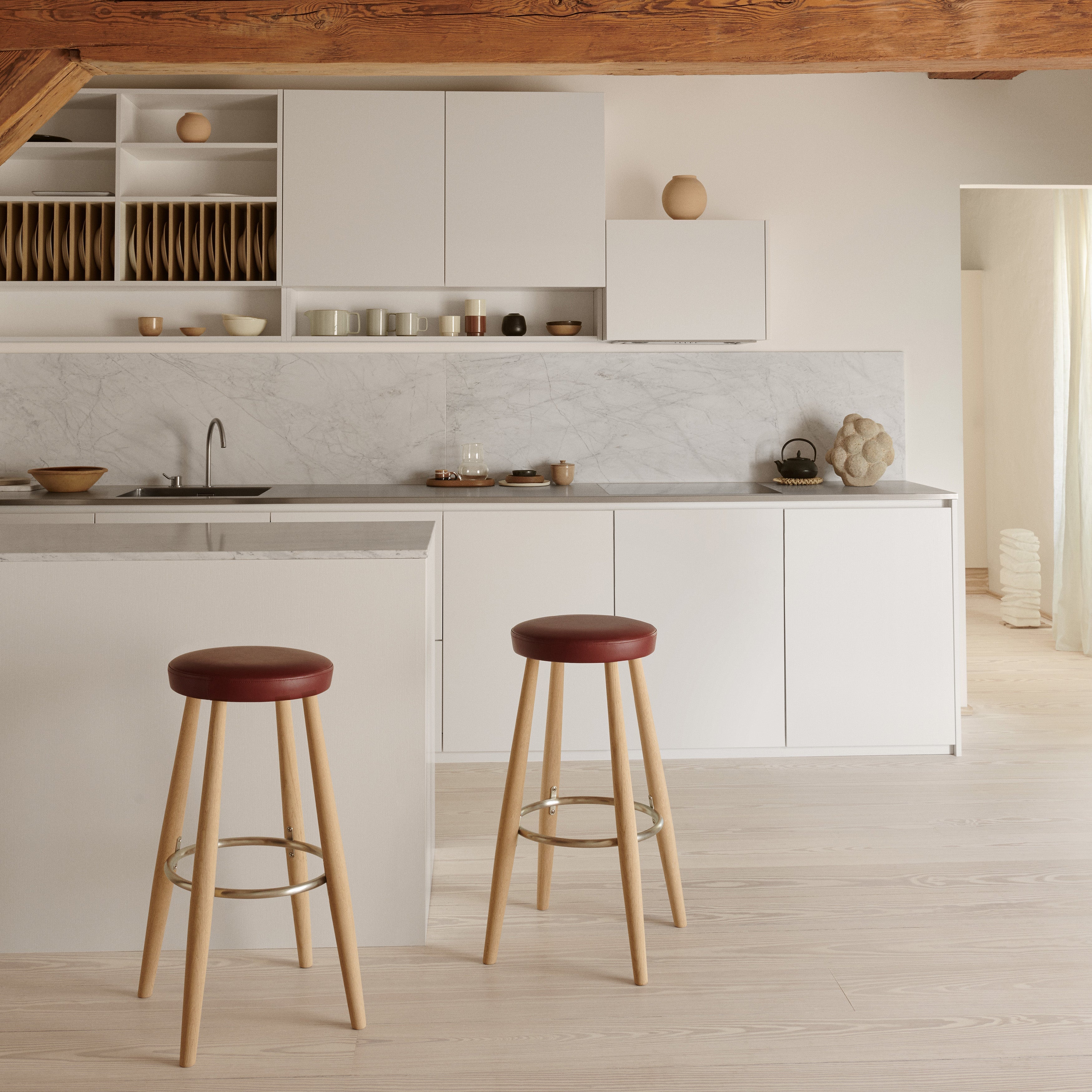 CH56 Bar + CH58 Counter Stool