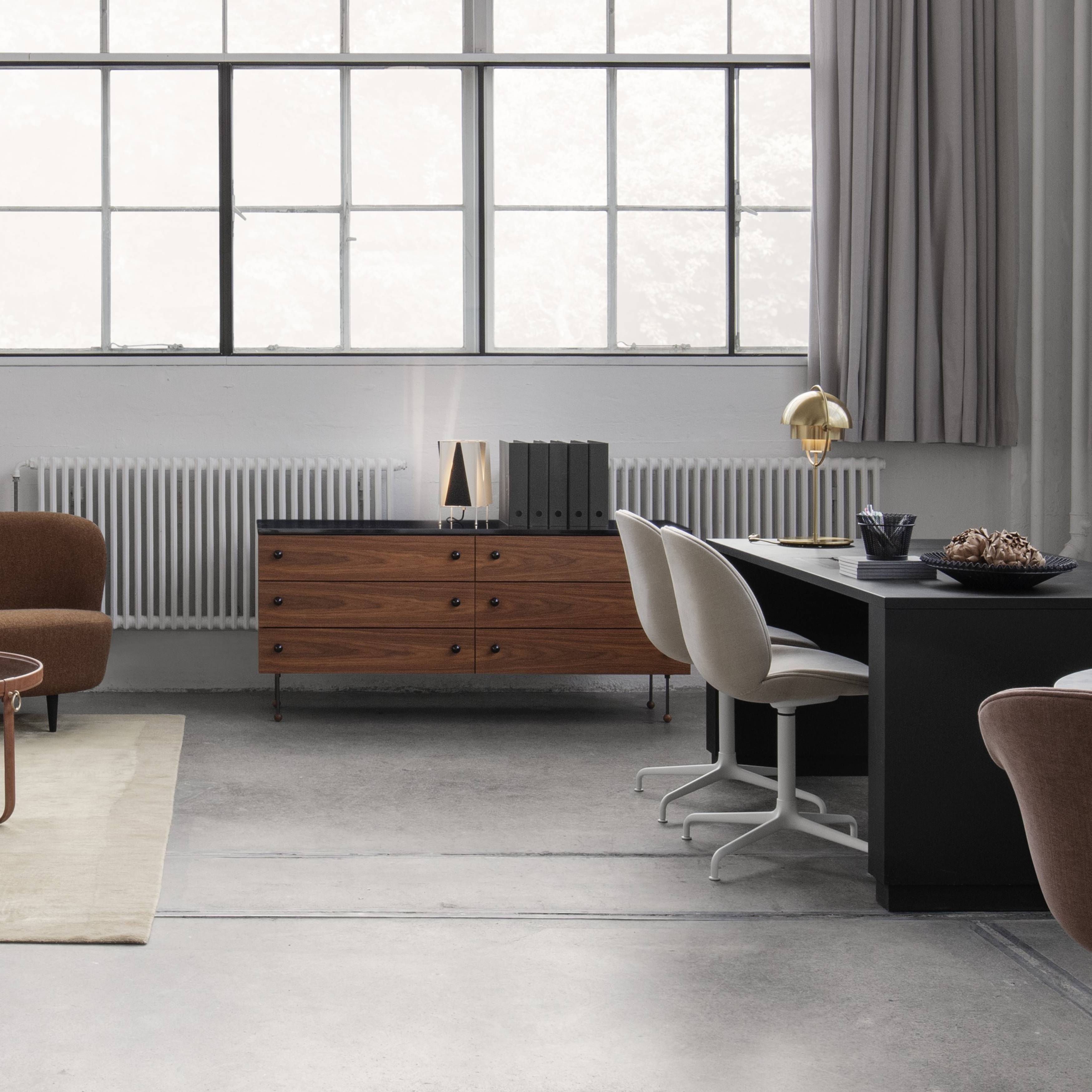 62 Dresser: 6 Drawers