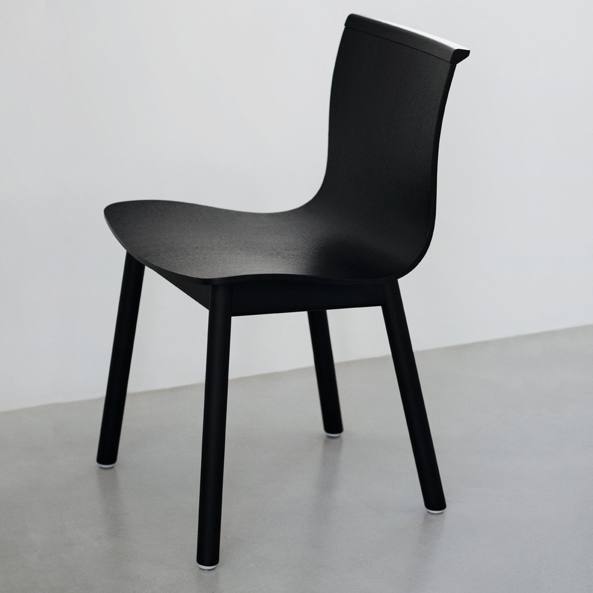 Serif Chair: Wooden Base