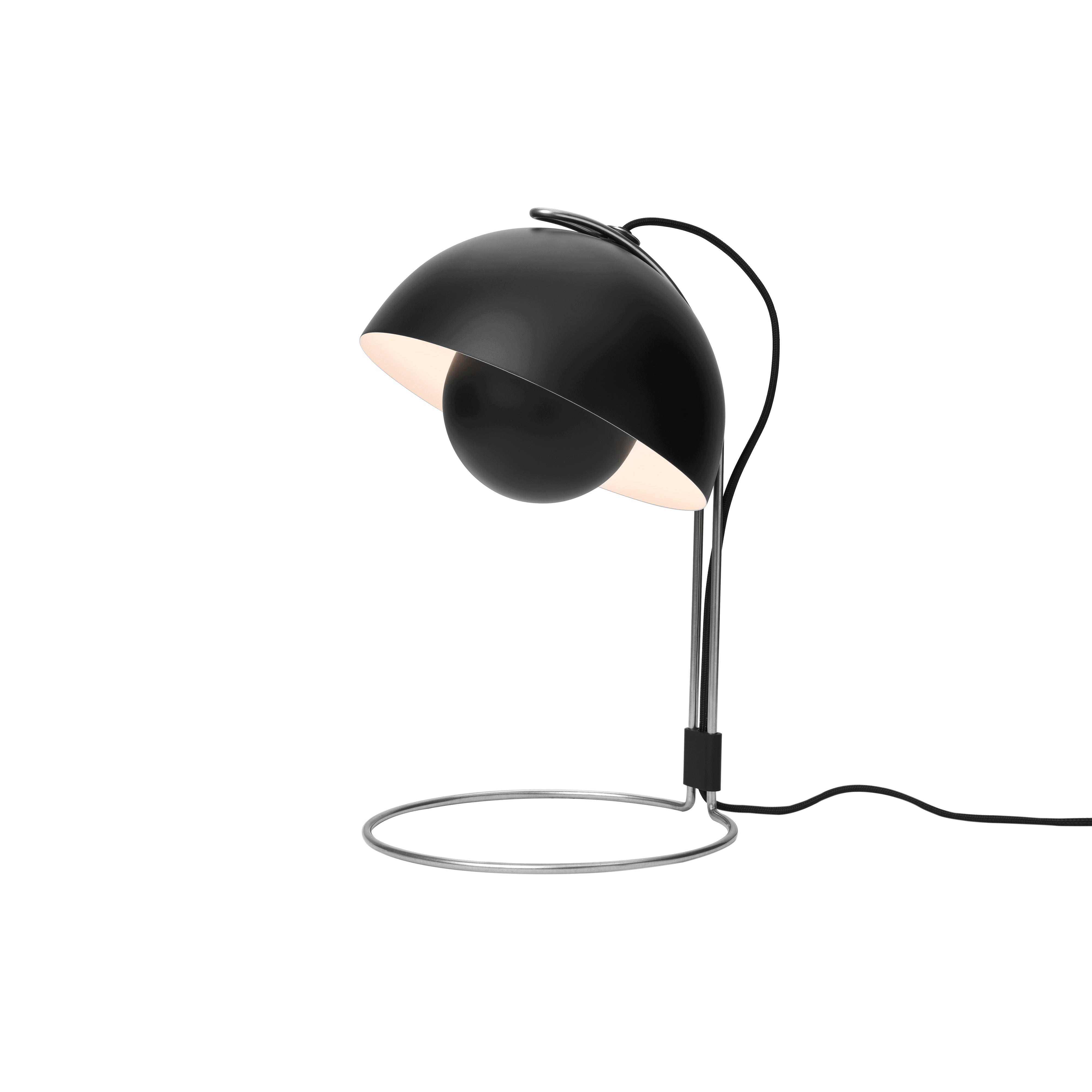 FlowerPot VP4 Table Lamp: Matte Black