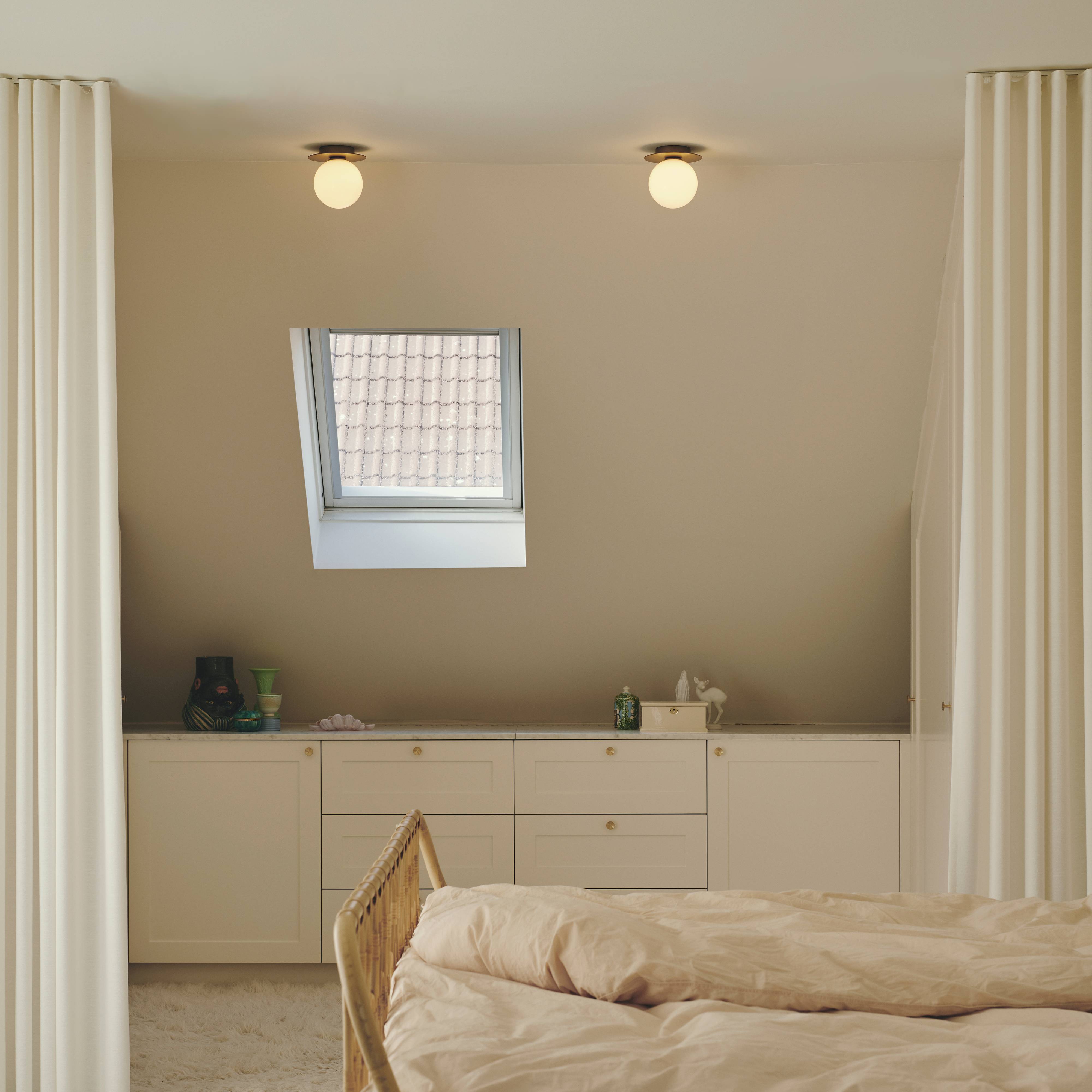 Liila 1 Wall/Ceiling Lamp