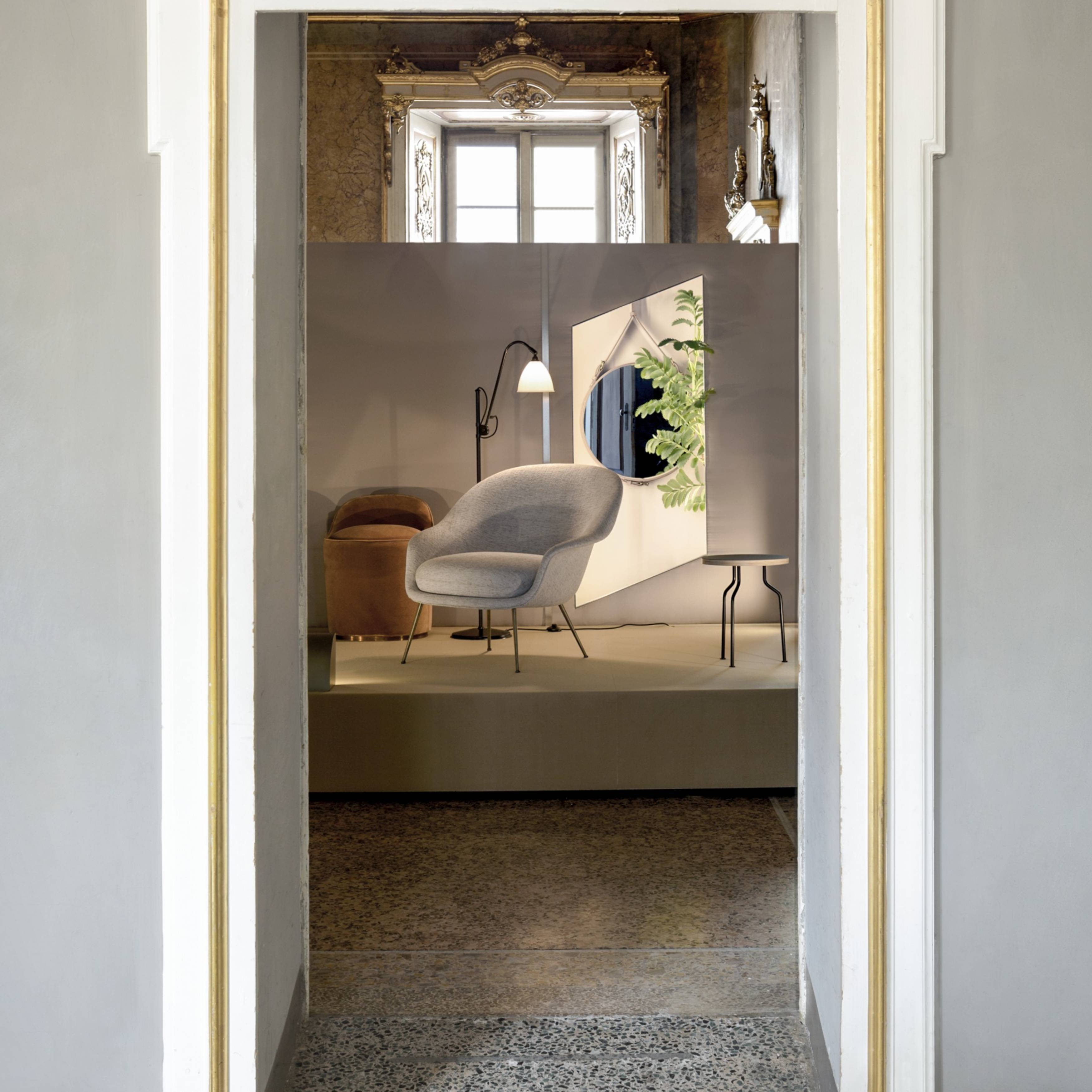 Bat Lounge Chair Low Back: Conic Base