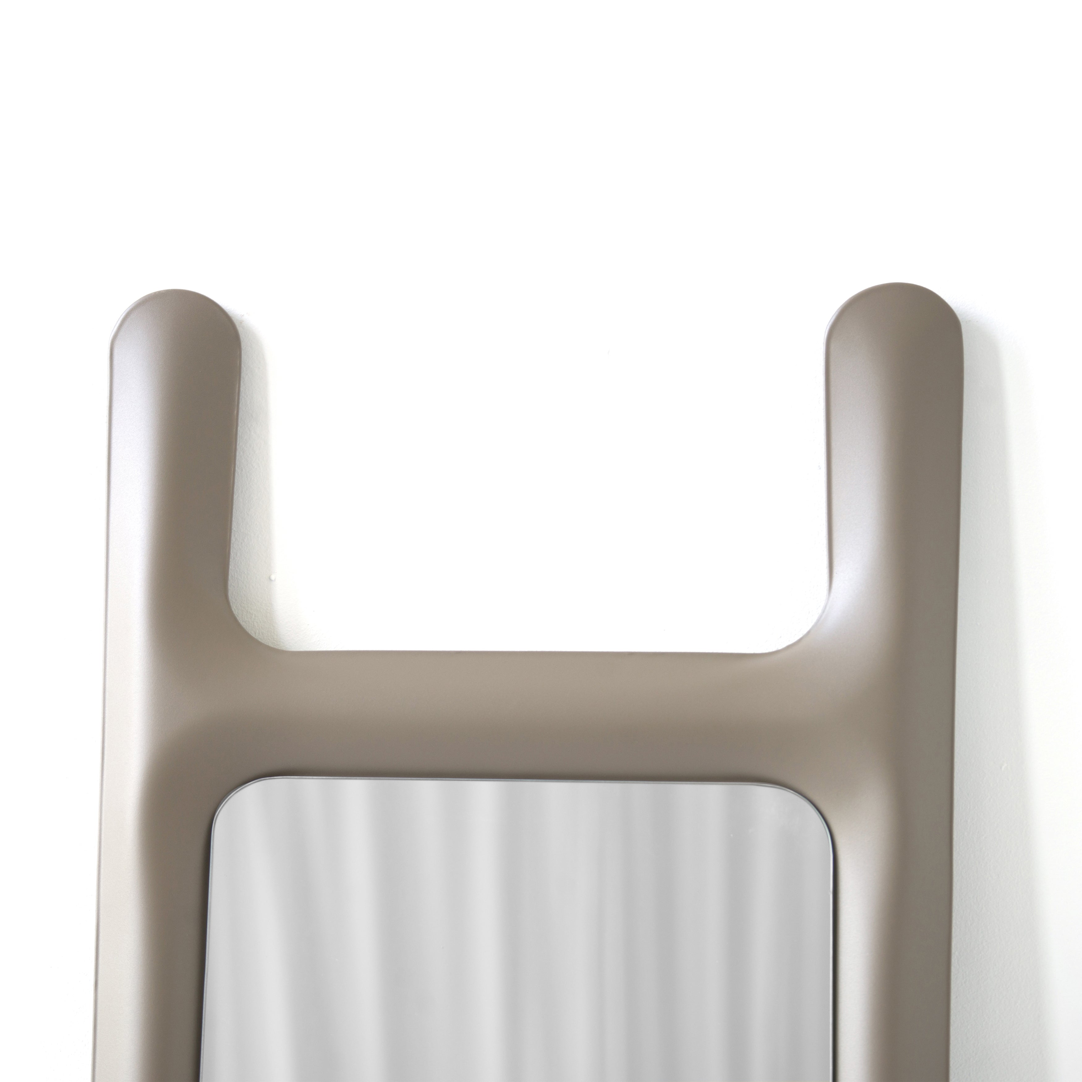 Drab Mirror